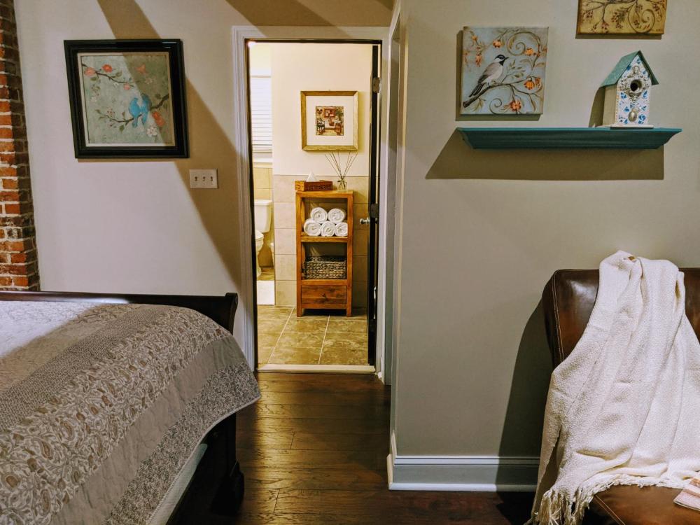 Deluxe Queen Suite interior